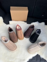2026 Chaussons de loisirs classiques de haute qualité pour femmes, d'intérieur et d'extérieur, antidérapants, chauds et doux pour l'hiver, style bottes fantaisie de marque