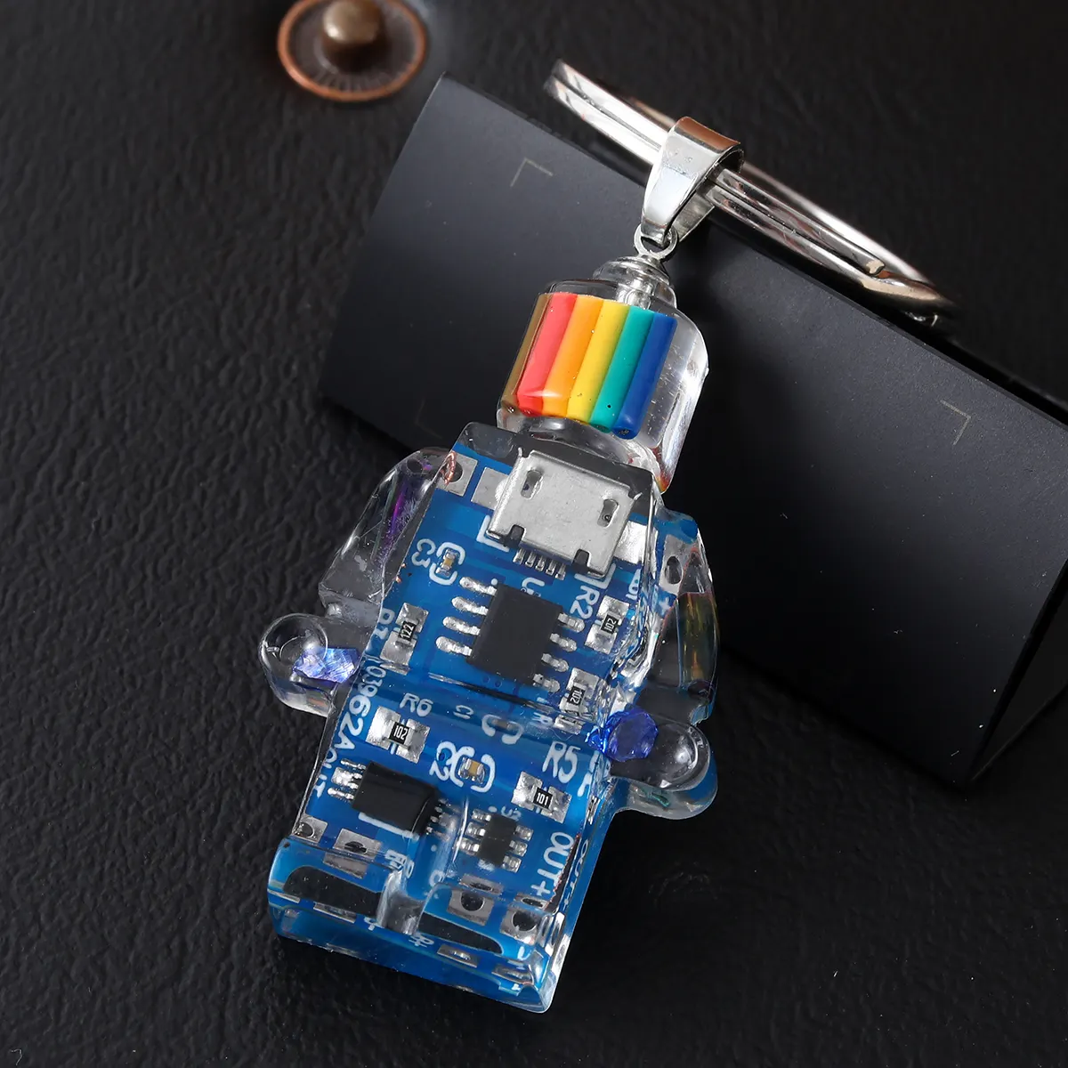 novelty Fun Gift Upcycle Electronic Waste Resin Minifigure Robot keychain robot pendant keychain retro metal keychain robot