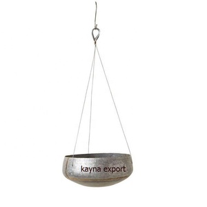 Maceta Colgante de Hierro Fundido con Acabado Antiguo para Uso en Exteriores y Balcones, Capacidad de 1L, Maceta Decorativa de Metal de Diseño al por Mayor - Product Image 1