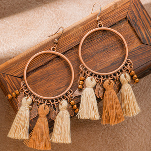 Boucles d'oreilles pendantes bohèmes à pompons en bois plaqué bronze antique, ensemble de bijoux de mode pour femmes - Product Image 3