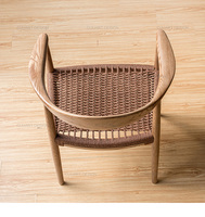 JP Vente en gros Chaises de salle à manger en bois massif personnalisées Chaise de restaurant style nordique Accoudoir Chaise en bois Boutique de café