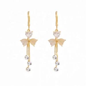 Pendientes de Aro Largos Estilo Lujoso con Diseño de Trébol, Aleación de Zinc, Chapados en Oro, Nuevo Diseño 2026, Elegantes para Fiesta de Otoño-Invierno para Mujer - Product Image 6