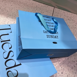 Túi giấy cứng cao cấp tráng phủ màu trắng, số lượng đặt hàng tối thiểu thấp, in logo tùy chỉnh, kích thước lớn/trung bình, màu trắng, chắc chắn, dùng làm túi quà tặng, túi mua sắm cho cửa hàng quần áo - Product Image 3