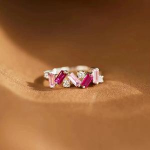 Anello rosa shocking Self Love per le donne gioielli di moda con zirconi irregolari splendidamente spezzati nessuno ha tutto insieme anello a fascia rosa - Product Image 3