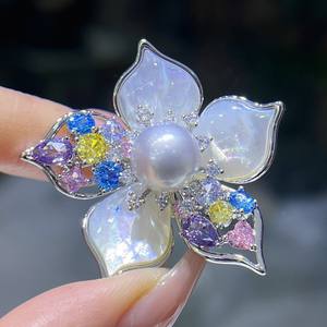 Broches de Moda Blancos Australianos, Joyería de Pecho con Perlas Naturales Inspiradas en el Agua de Mar, Nueva Flor de Pétalo para el Pecho, Venta al por Mayor y al Detal - Product Image 1