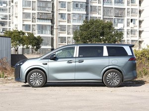 Excellent prix pour le B-YD Xia modèle 2026 DM-i 1.5T 218KM édition Beyond, monospace intermédiaire-grand format avec toit ouvrant panoramique et portes électriques, en stock - Product Image 4