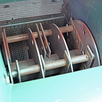 CF198 CF198A CF198B 7,5 CV Entraîné par un moteur à essence essence électrique 4 kW 8 CV diesel Broyeur de coques de noix de coco Broyeur de maïs à marteaux