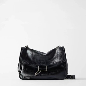ZA Bolso bandolera de cuero PU negro para mujer, bolso de hombro suave con cadena para uso diario, viaje a rayas, moda nacional - Product Image 1