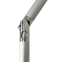 Parasols de plage portables personnalisés de 180 cm à rayures, avec mât en aluminium inclinable et torsadé, bord festonné et embout à vis, vente en gros