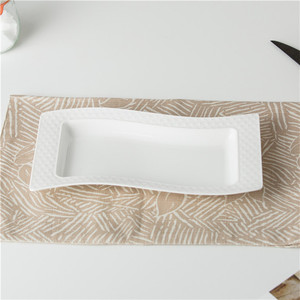 Logo personnalisé vaisselle en relief collation <span class=keywords><strong>dessert</strong></span> chargeur <span class=keywords><strong>assiette</strong></span> hôtel rectangle assiettes plates en céramique <span class=keywords><strong>blanche</strong></span> - Product Image 3