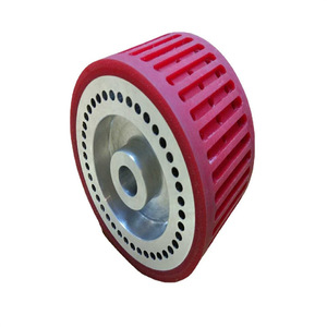 Roue d'aspiration Nantong pour machine plieuse, en aluminium, couleur rouge, avec trous de ventilation - Product Image 5