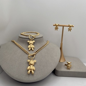 Sming Fashion 4pcs Schmuck Set Bären förmiger Anhänger 18 Karat vergoldet nicht trüben 316L Edelstahl Berühmter Designers chmuck