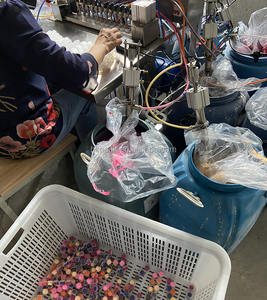 Máquina de llenado de pintura semiautomática personalizada de 12 colores, máquina de llenado de pintura de acuarela acrílica - Product Image 3