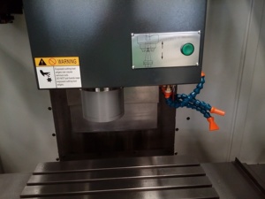 Giá cả cạnh tranh trục đơn CNC dọc trung tâm gia công công cụ tự động thay đổi hệ thống GSK hệ thống điều khiển BT40 trục chính côn - Product Image 3