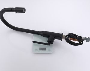 الأكثر مبيعًا صنبور مطبخ بمياه باردة ساخنة عالي الجودة أسود غير لامع قابل للسحب بطبقتين للمطبخ بفتحة رافعة واحدة - Product Image 5