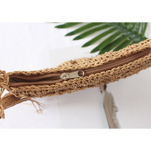 Nouvel Arrivage Sac en Paille Tressé pour Femme, Sac à Bandoulière, Sac de Plage à Pompons, Style Japonais Coréen, Sac à Main Tressé Décontracté et Littéraire - Product Image 3