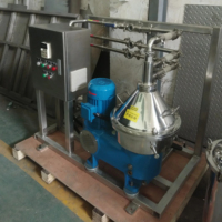 Séparateur de crème de graisse de lait de machine de dégraissage de lait industriel commercial séparant la machine avec l'enlèvement automatique de scories