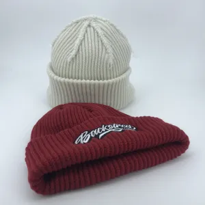 Cappelli lavorati a maglia con risvolto invernale personalizzati berretti ricamati berretti caldi Unisex in tinta unita