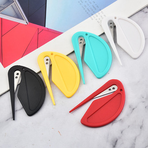 Mini cortador de sobres de plástico, cortador de papel A4 de colores variados, cuchillo artesanal portátil para abrir cartas y cortar cajas - Product Image 1
