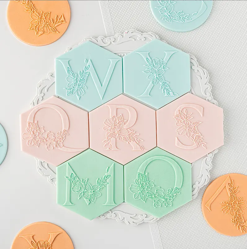 Nieuwe Cookie Tool Bloemen Letters Fondant Biscuit Mold Valentijnsdag Bruiloft Acryl Embossing Mold Plastic Cookie Cutter