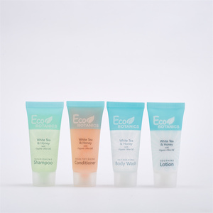 مجموعة صغيرة محمولة من الشامبو/مكيف للاستعمال مرة واحدة بنمط دائري مع شعار مخصص للسفر - Product Image 1