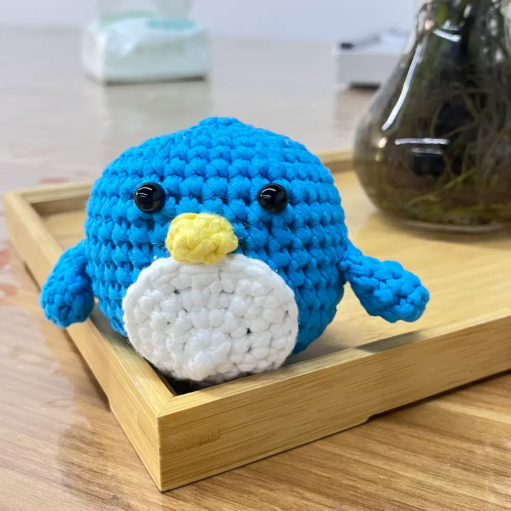 Nuevo DIY crochet tejer animales DIY crochet set azul pingüino apoyo personalización para principiantes crochet Kit