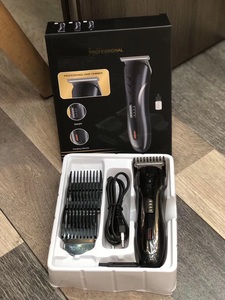 Recortadora Eléctrica Portátil para Cabello y Ropa con Cuchilla Flotante, Afilador de Cuchillas y Removedor de Pelusas Mini para el Hogar - Product Image 5