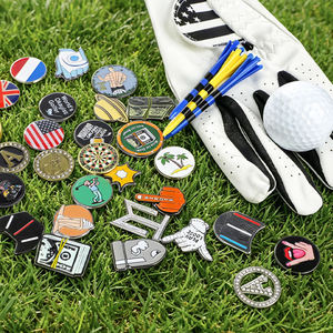 Marqueur de balle de golf personnalisé coloré en gros, type jeton de poker, avec clip pour chapeau - Product Image 1