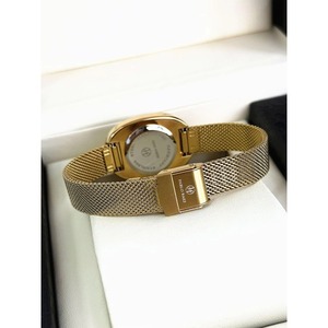 Montre à quartz imperméable pour femmes, cadran ovale blanc, bracelet en maille dorée, élégante et minimaliste, montre-bracelet pour femmes - Product Image 4