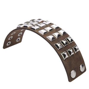 Bracelet à ongles carrés à trois rangées Bracelet large en cuir Punk accessoires de motocycliste rétro personnalisés - Product Image 6