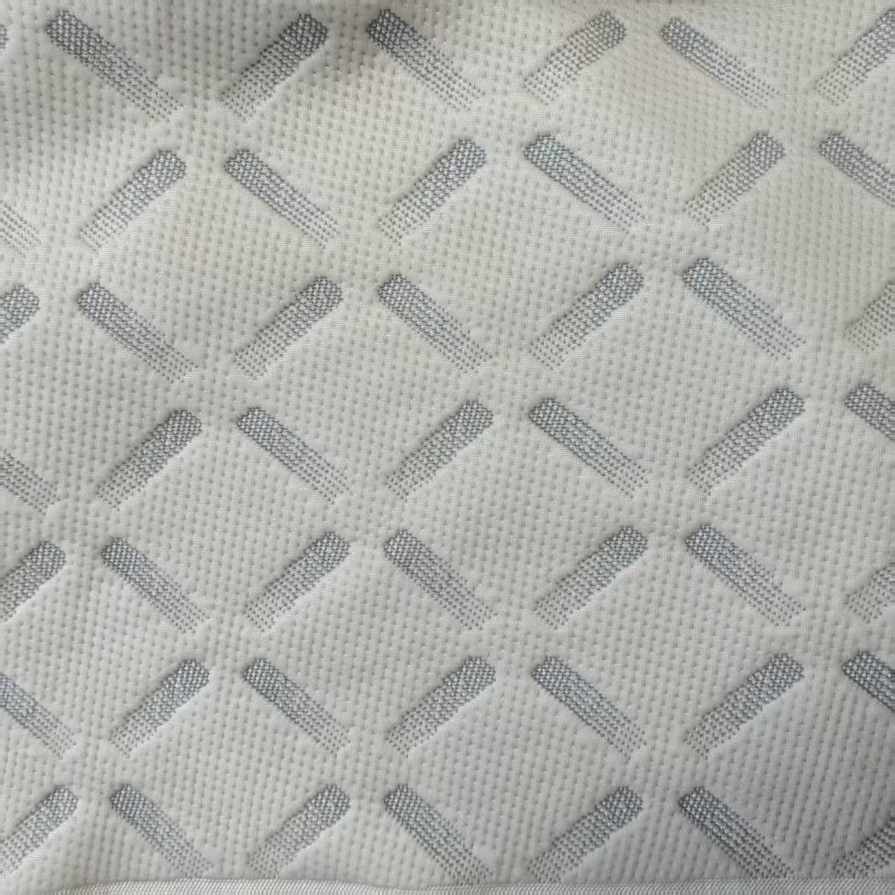 High Quality Functional PE Cool Touch Durable Heavyweight Knitted Jacquard Diagonal Pattern for Mattress Fabric