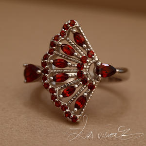 Bague vintage en argent 925 incrustée de grenat naturel et de saphir blanc synthétique, série Counterattack - Product Image 2