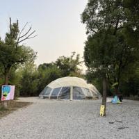 Tente dôme géodésique JLW pour camping, extérieur, 4 saisons, blanche, capacité 50-3600 personnes, idéale pour événements et complexes hôteliers