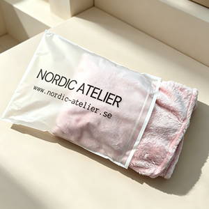 Sac refermable en EVA givré recyclable avec impression de logo personnalisé, sac d'emballage pour vêtements, t-shirt, jean, veste, sac à fermeture éclair pour les petites entreprises - Product Image 5