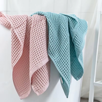 Meilleure vente Serviette gaufrée 100% coton pour enfant, couleur unie, douce, absorbante, avec trous de ventilation en nid d'abeille, réutilisable, écologique, pour le bain