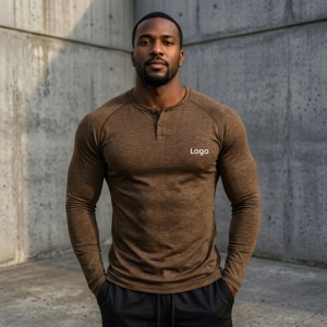 Camiseta Deportiva Elástica de Malla Suave al Tacto para Gimnasio y Culturismo, de Secado Rápido y Sin Arrugas, con Diseño Grabado, Fabricada por OEM para Fábricas de Ropa - Product Image 1