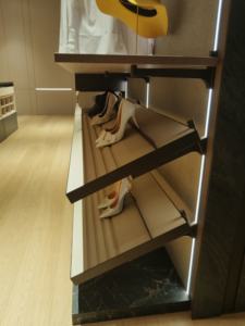 Vestidor de Gran Capacidad con Armario Integrado, Estante para Zapatos y Isla para Joyas, Vestidor Multifuncional - Product Image 3