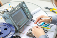 Réflectomètre optique automatique portable (OTDR) à temps de test réduit pour la détection de points de rupture de fibre optique