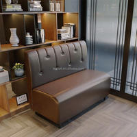 Sièges de banquettes commerciales en cuir PU marron à capitonnage boutonné, double siège avec pieds en bois, pour hôtels et bars, vente en gros, livraison rapide