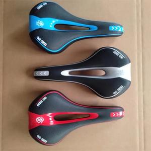 2D Flat Motorcycle Keychain with Motocross Rider Design - Durable Iron Gift for Bike Lovers - Product Image 6