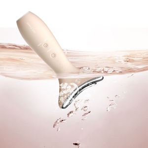 Hals- und Gesichts-Schönheitsgerät Hautverjüngung Straffung Gesichtslifting-Maschine Wasserdichter Gesichts- und Halslifting-Massagegerät EU/UK/JP - Product Image 1