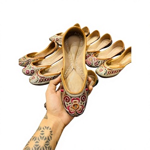 รองเท้าสตรีหนังแท้ทำมือจากอินเดีย ลายปัก  ใส่ได้ทุกฤดู - Product Image 3