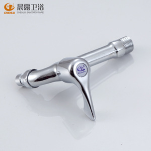 Grifo de lavabo Chenlu extra largo con un solo manípulo, cromado, de montaje en cubierta, con 4 orificios centrales y boquilla puntiaguda - Product Image 4