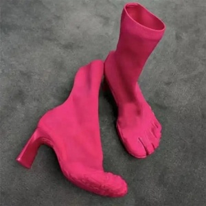 Botines de punto con cinco dedos separados para mujer, estilo extraño, tacón cuadrado, botines cortos de moda - Product Image 3