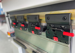 Presse plieuse CNC à servo électrique pur à haut niveau de sécurité - Product Image 2