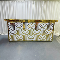 Comptoir de bar moderne de luxe en acier inoxydable avec plateau en verre pour centre commercial, hôtel et événements de mariage