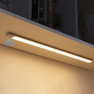 Luz de <span class=keywords><strong>sensor</strong></span> de movimiento LED recargable por USB de 5V moderna para iluminación interior para armarios de cocina armarios control remoto - Product Image 2