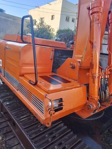 รถขุดฮิตาชิ EX120 มือสองขายส่ง ขนาด 12 ตัน แบบตีนตะขาบ นำเข้าแท้ ได้รับการรับรองมาตรฐาน CE พร้อมอุปกรณ์เสริมเบรกเกอร์ ทัมบ์ และอุปกรณ์เสริมเอ้กเกอร์ - Product Image 5
