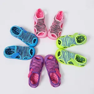 Yaz erkek bebek çocuklar için benzersiz baskı Sandal açık kumaş sapanlar kız plaj renkli çocuk ayakkabıları