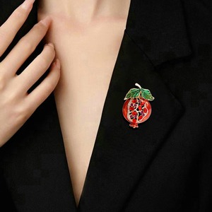 Broche de moda con diseño de <span class=keywords><strong>granada</strong></span> para mujer, accesorio de pin para traje con motivos de plantas - Product Image 2